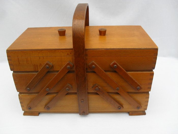 Very nice old Retro Vintage sewing box - Box - 1 - Wood