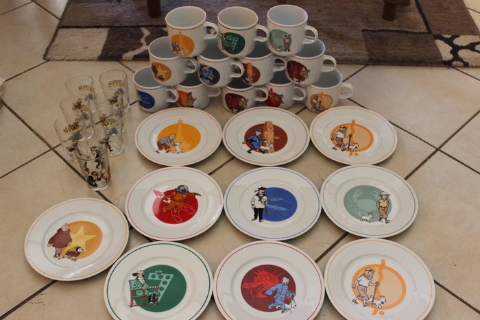 Tintin - 11 mugs et 10 assiettes Table & Couleurs + 7 verres Lombard / Belvision - (1986/2011)