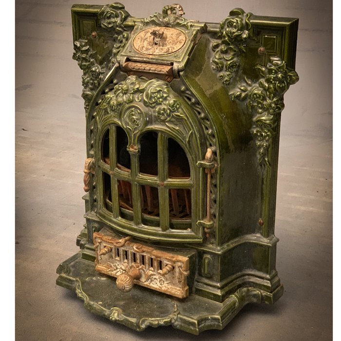 Lent Moyen Vif - Collection of wood stoves, Salamandra model