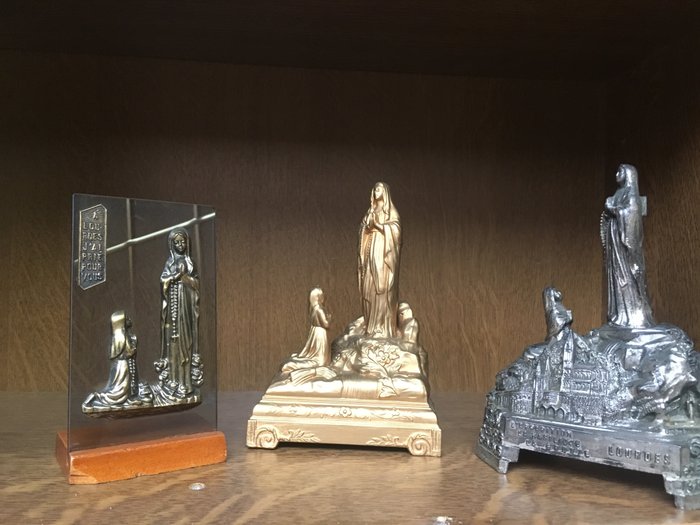 小雕像玛丽亚卢尔德音乐盒Bernadette 雕像 - 黄铜，铜和复古