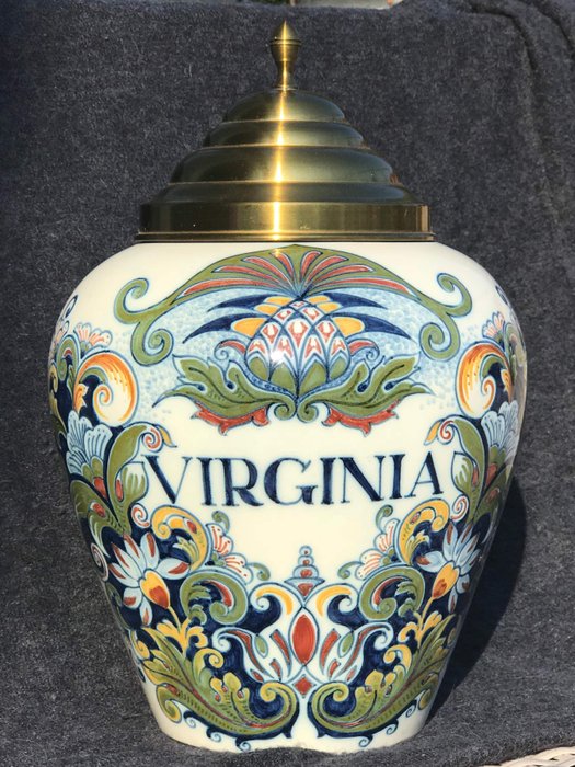 Makkumer aardewerk - Tichelaar Pot à tabac - ''Virginia''