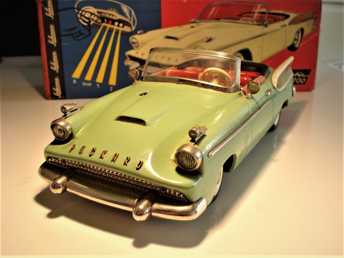 Germany Schuco 5700 Synchromatic battery operated toy Germany 1958 Packard 27 cm lenght with original box