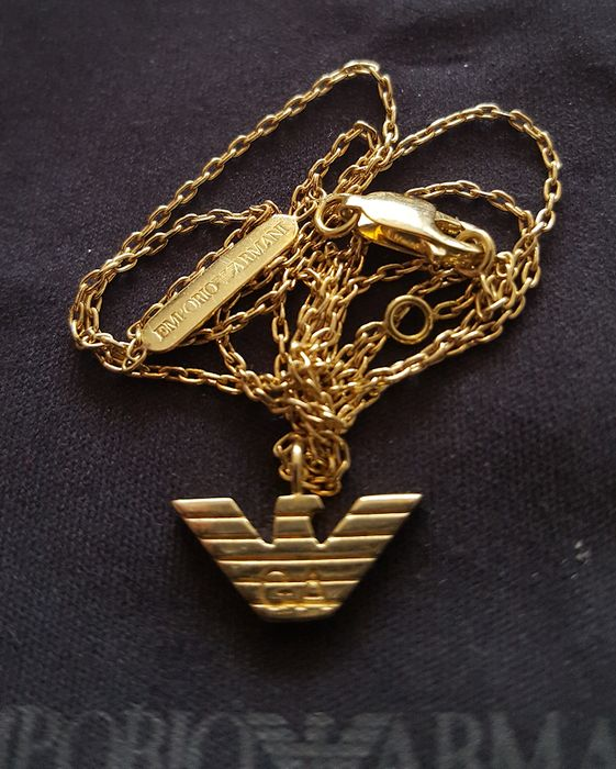 Armani vintage 750 gold pendant and chain