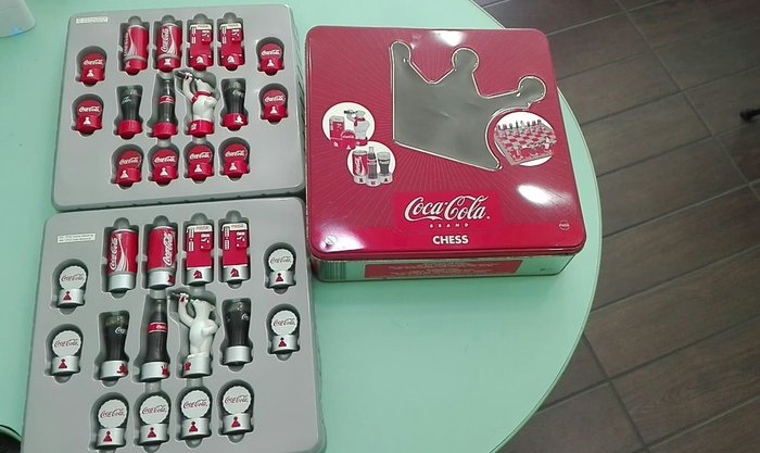Kompletter Satz von Coca Cola-Schachbrett in der Blechdose - Plastik
