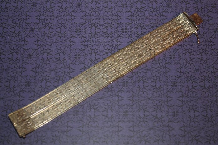 Solid wide bracelet - 18 kt gold-plated - carpet bracelet - No reserve price