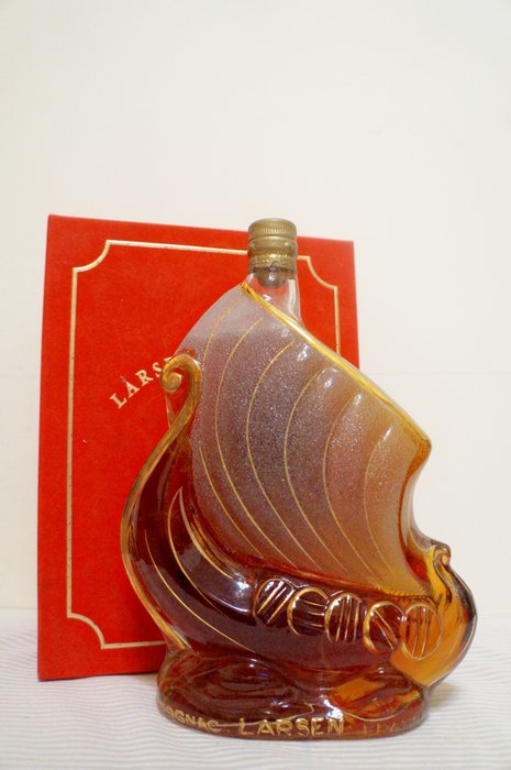 Messrs. Larsen S.A. Fine Champagne Cognac Viking Ship (Larsen Glass Ship), Bottled 1980s. 