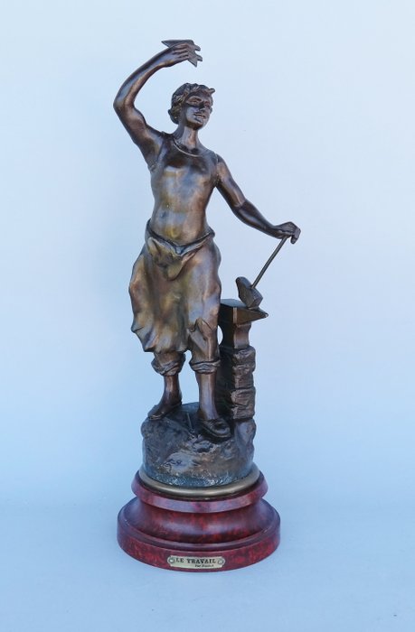 Charles Ruchot - en skulptur av en smed - 1 - Råsink - 1900-1924