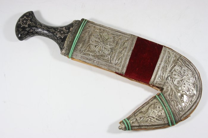 Old Arabic dagger/knife, Jambiya Khanjar - Yemen - mid 20th century