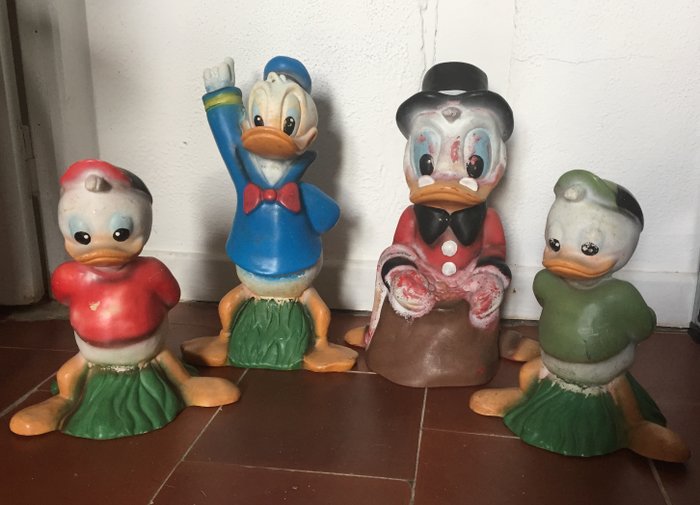 5x Figurine(s)- Celloplast Donald Duck, Uncle Scrooge, Riri, Fifi