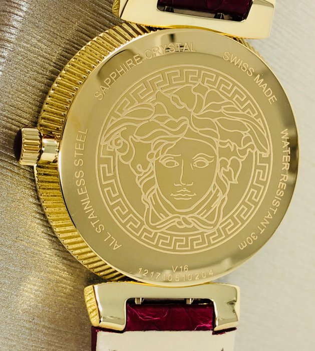 gold daphnis watch