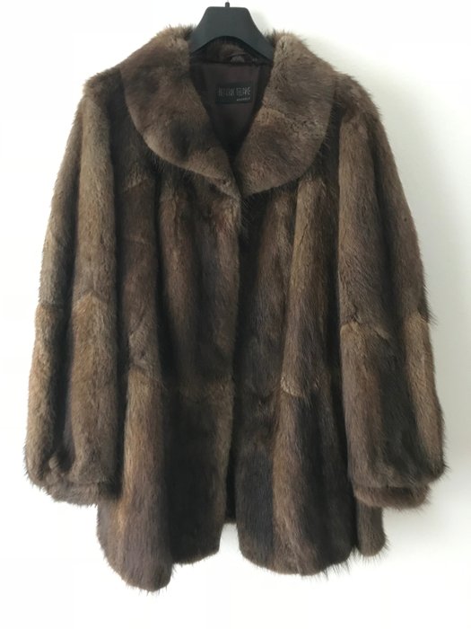 Beatrix Telake Fur Coat Catawiki, Is There Any Value In Old Fur Coats