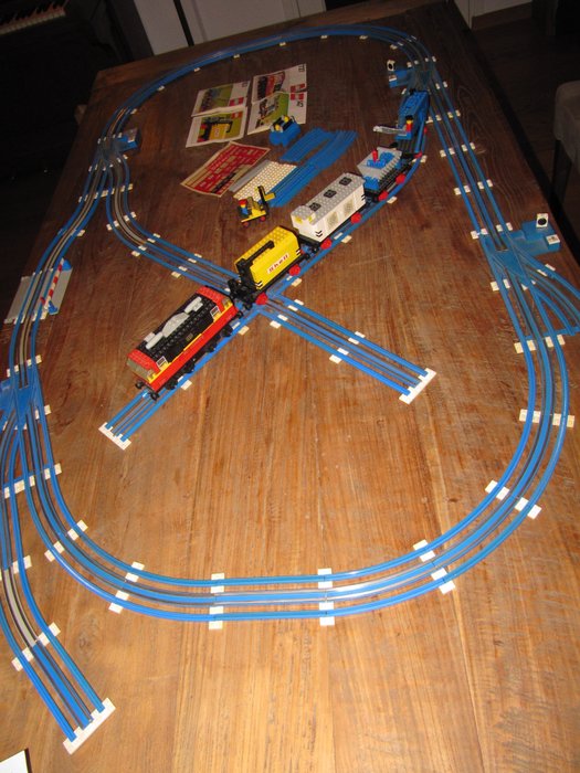 LEGO - Trains - 727, 136, 147, 163, 755, 756 - Train locomotive + various wagons + tracks + switch + kru - 1970-1979