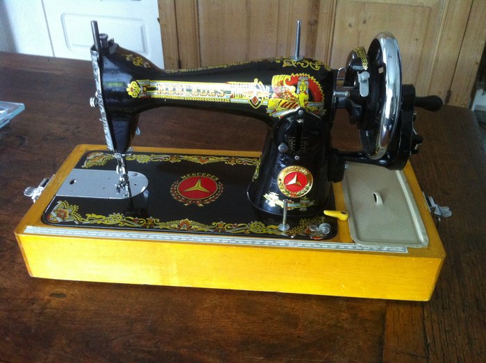 Decorative object - Mercedes sewing machine - 1950 (1 items)
