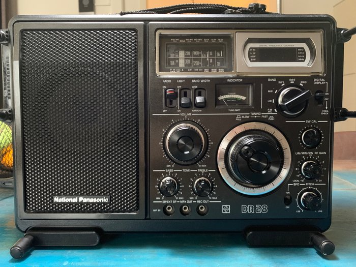 National Panasonic  RF-2800 (DR28) Shortwave Radio (1978-79) - Vintage