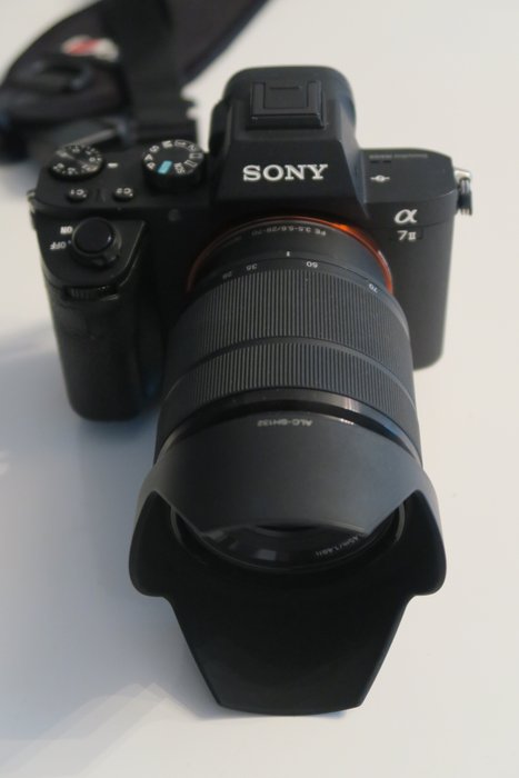 Sony Alpha 7 II Kit + 28-70 mm with remaining guarantee, invoice and accessories