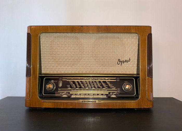 Hi-Fi valve radio Telefunken Opus 6 from 1956, overhauled working Top FM Radio!