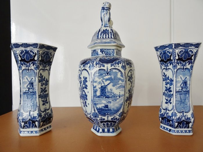 3-piece Delft Blue garniture made by Boch - 3 - Ceramic