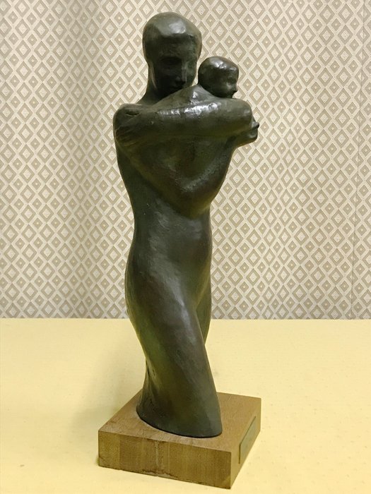 George Minne (1866-1941) - Motherly love - Symbolist sculpture