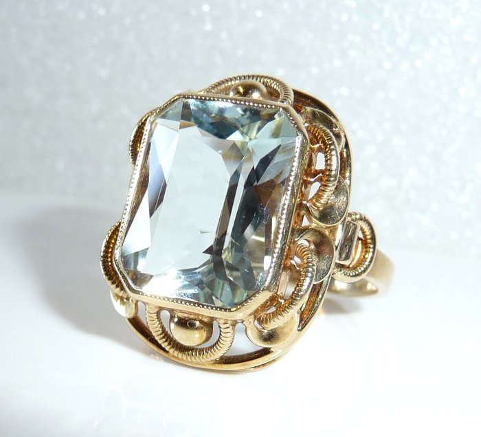 Ring made of 14 kt / 585 gold 7.5 ct eye-clear aquamarine, ring size 53-54 adjustable *no reserve price*
