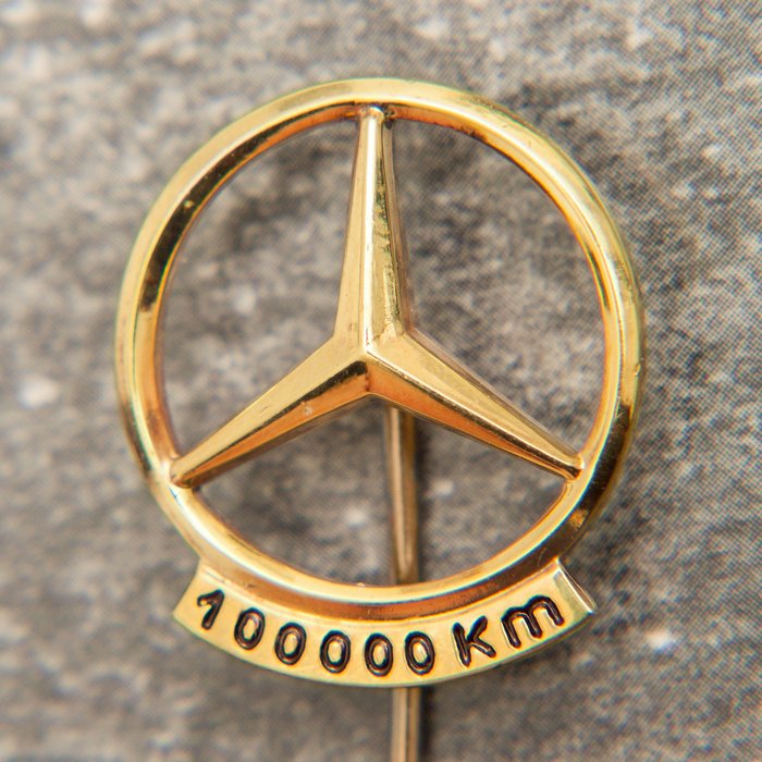Image 3 of Accessory - Polished Mercedes Benz Daimler Silver Gold Pin 100.000 & 250.000 Km * No Reserve Price
