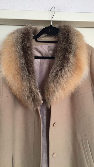 Delmod - coat, angora wool with fur island fox