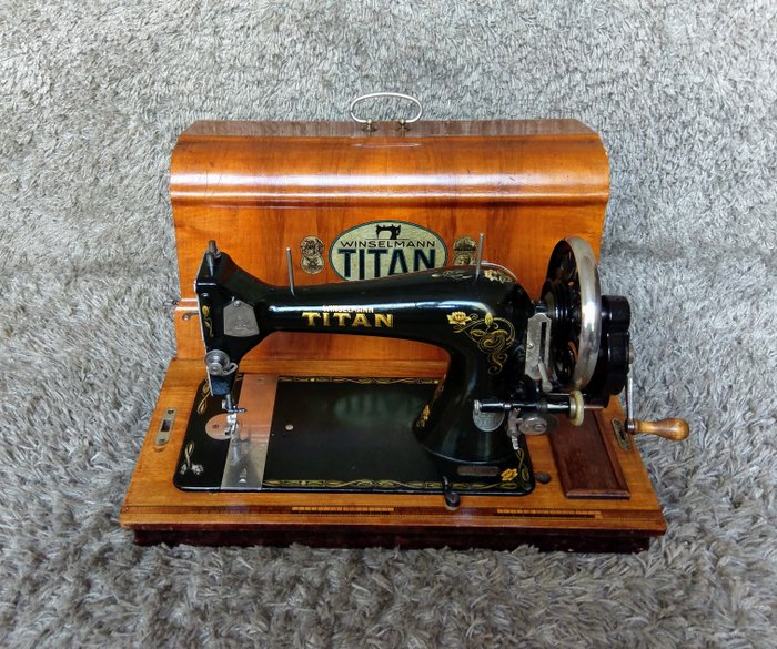 Titan Winselmann - 木制外壳缝纫机, 1930年代 - 木, 铁（铸／锻）