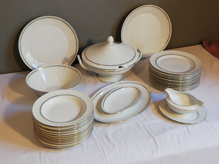 Royal Tettau - Bavaria Germany - 31 pieces table service - Porcelain