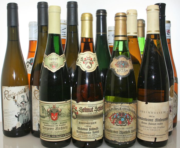 1971, 1975, 1976, 1983, 1989, 1991, 1993, 1994: different Kabinett, Spätlese, Auslese wines from Mosel, Rheingau & Rheinhessen - sweet & dry - 16 bottles 70cl & 75cl in total