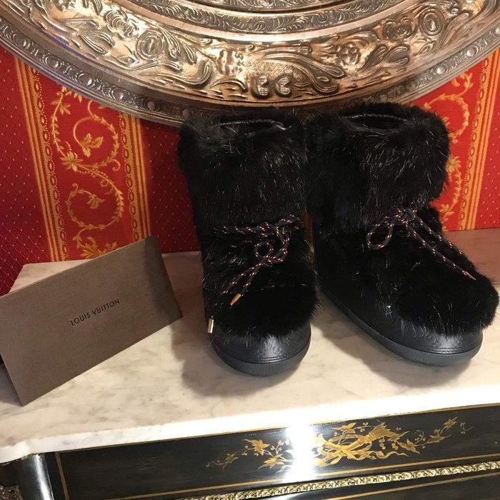 Louis Vuitton Moon Boot ankle boots 