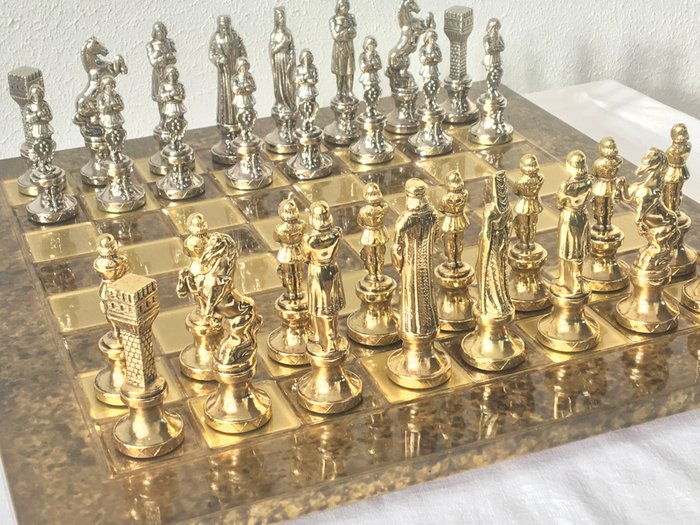 Schönes Schachspiel Manopoulos - Metall und Holz