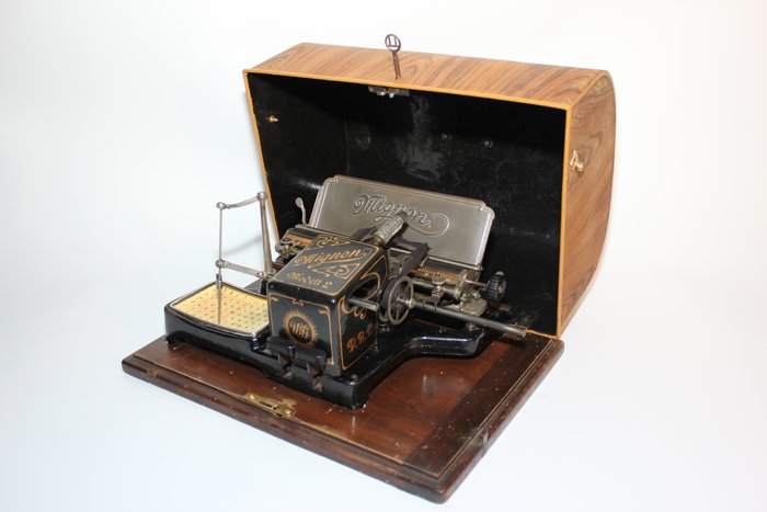 AEG  MIGNON  2  - Typewriter