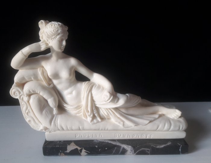 Paolina Bonaparte - A. Santini  - Skulptur - Alabaster-Pulver - neoklassisch