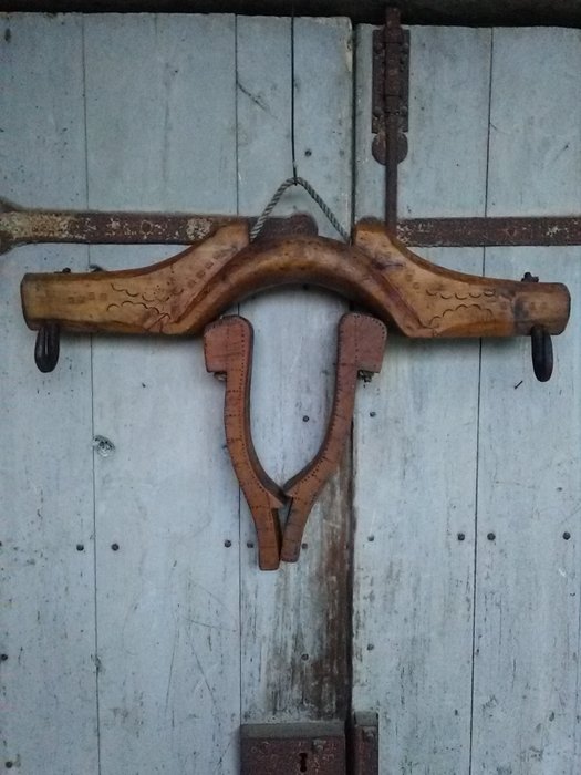 Yoke for oxen of the nineteenth century - Wood