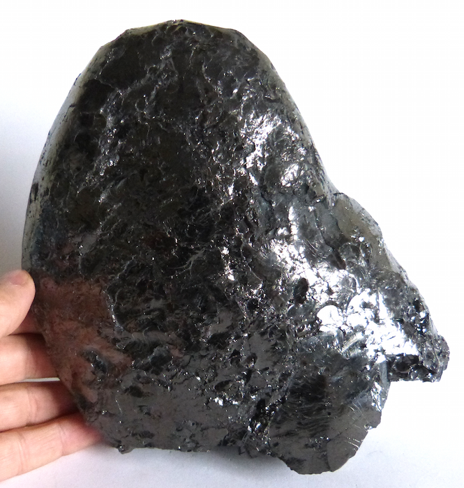 Shungite (kiiltävä musta mineraloidi) Mineraalikokoelma - 19×16 cm - 1.315 kg