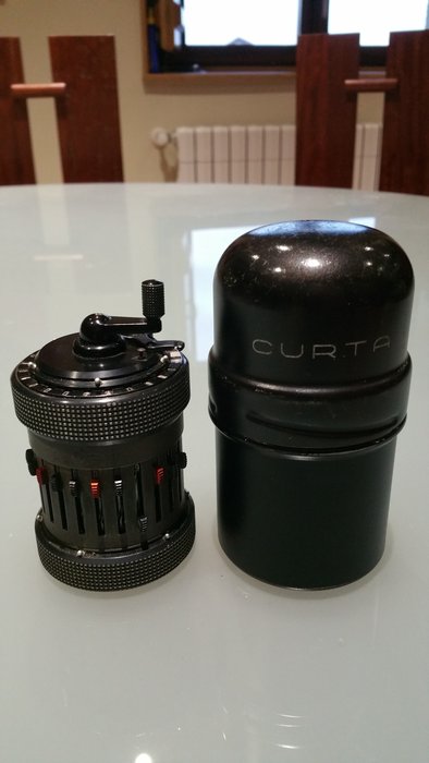 Curta - Taschenrechner - Eine Einheit von 1