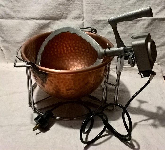 A  Vago - Milano  Made in Italy - Electric pot for polenta with electric motor - Set of 1 - Copper