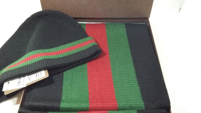 Gucci Hat and Scarf Set - Catawiki