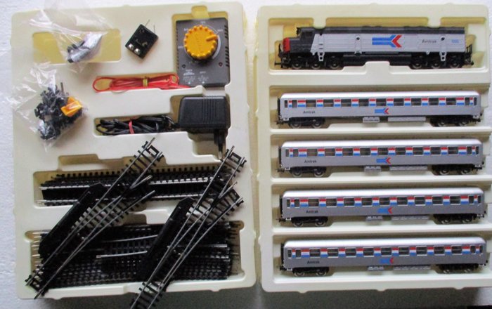 Mehano H0 - T740 - Juego de trenes - Persontrein de 5 piezas con locomotora diesel - Amtrak
