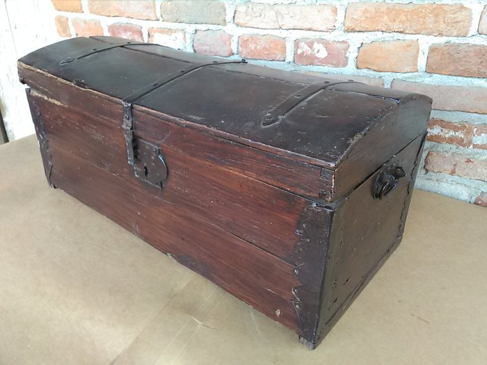 十七世紀的古董胸部/旅行箱 - 木 - 18世紀