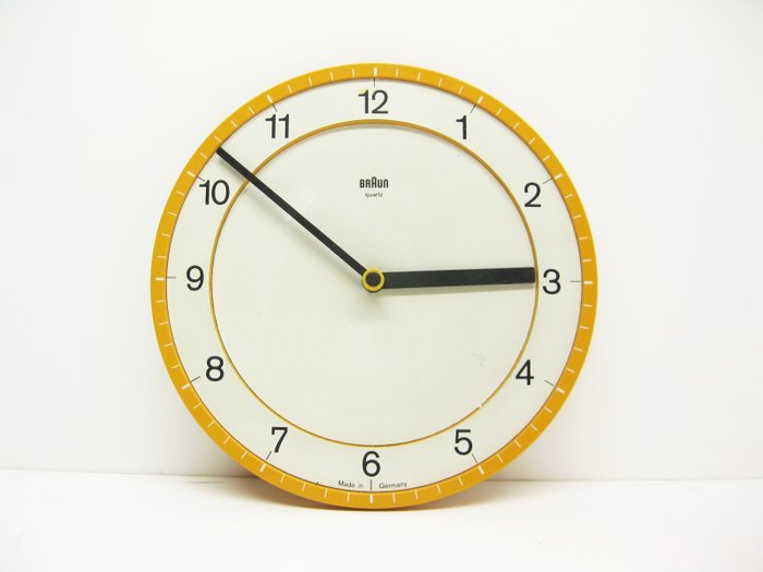 Dietrich Lubs - Braun - Wall clock model AG4861