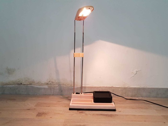 extendable desk lamp