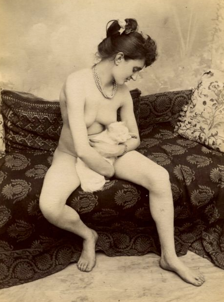 Anonym (XIX) - Junge Frau nackt mit weißer Katze, ca 1880