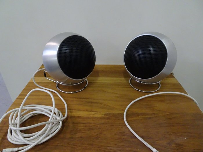 Grundig Hi-fi Speaker 310 (kugel speakers)