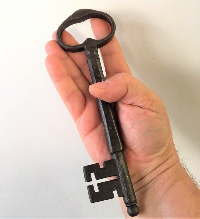 古老大钥匙钥匙 - 意大利 - 伦巴第 - 锻铁 - 16世纪