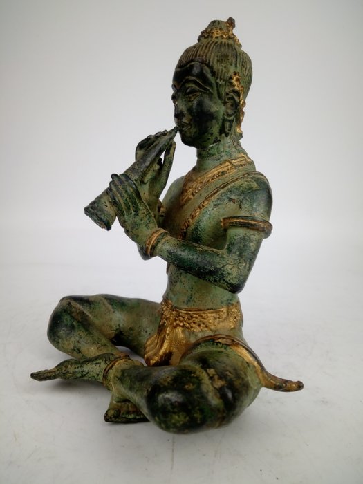 Statue der Figur spielende Flöte - Vergoldete Bronze - Thailand - Zweite Hälfte des 20. Jahrhunderts