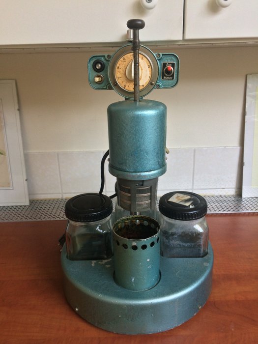 Machine de nettoyage pour garde-temps - Fer (fonte/fer forgé) - milieu du 20ème siècle