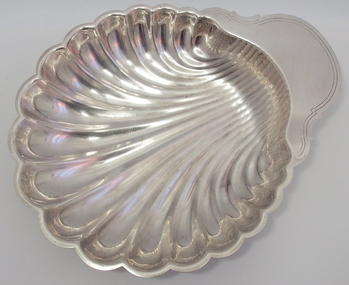 Grande prato do escudo - Banhado a prata - Fleuron - França - 1900-1949