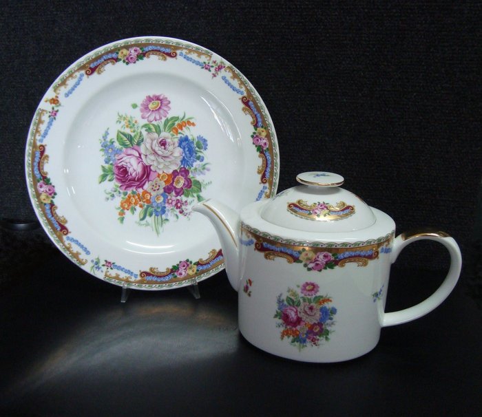 Limoges - Large plate and teapot - Near pair of 2 - Porcelain