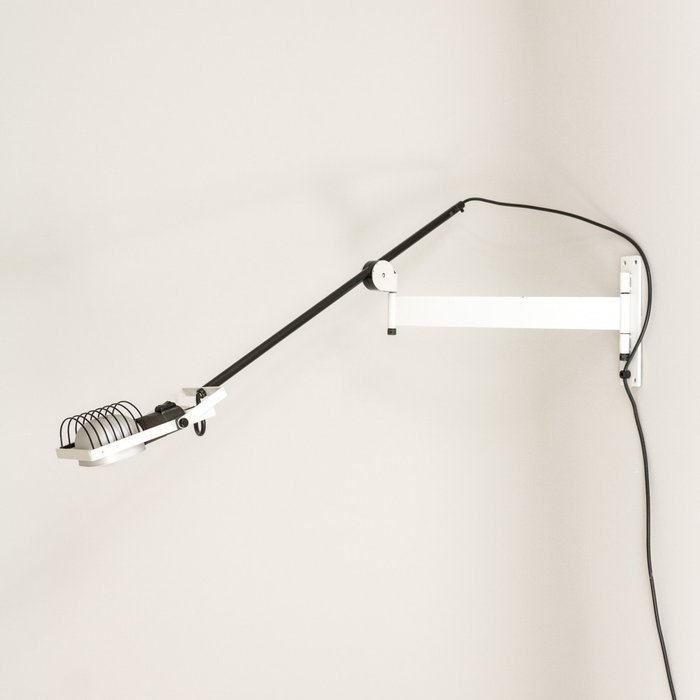 Ernesto Gismondi - Artemide - 'Sintesi' wall lamp