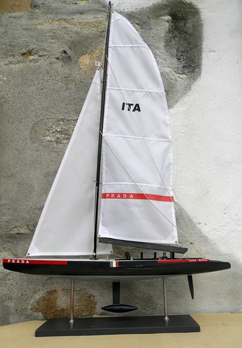 Regatta boat model - Luna Rossa Prada - wood - canvas - twine - 2000